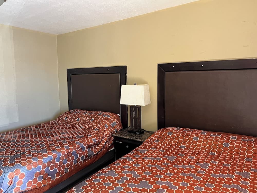 Sai Park Motel gallery photo in Lancaster, CA — image 15