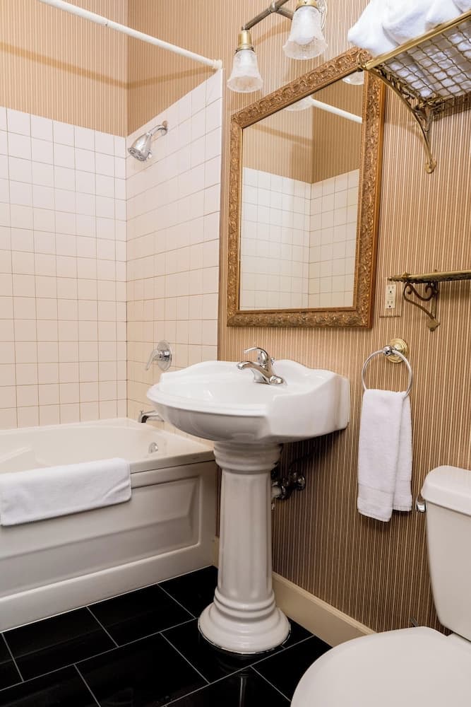 The Bishop Hotel gallery photo in Port Townsend, WA — image 5