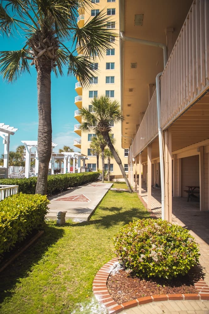 The Driftwood Lodge interior in Panama City Beach, FL — gallery photo 2