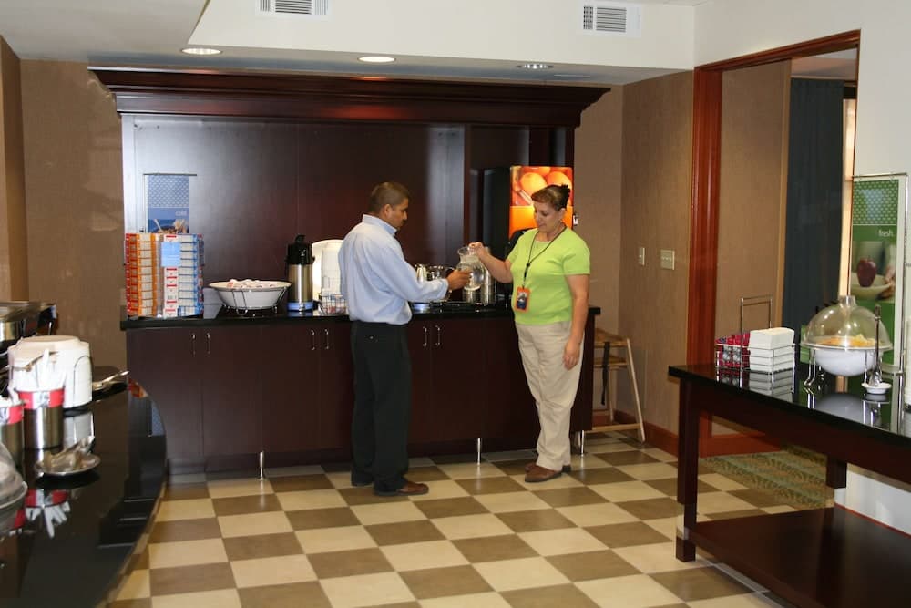 Hampton Inn Las Vegas North Speedway gallery photo in North Las Vegas, NV — image 18