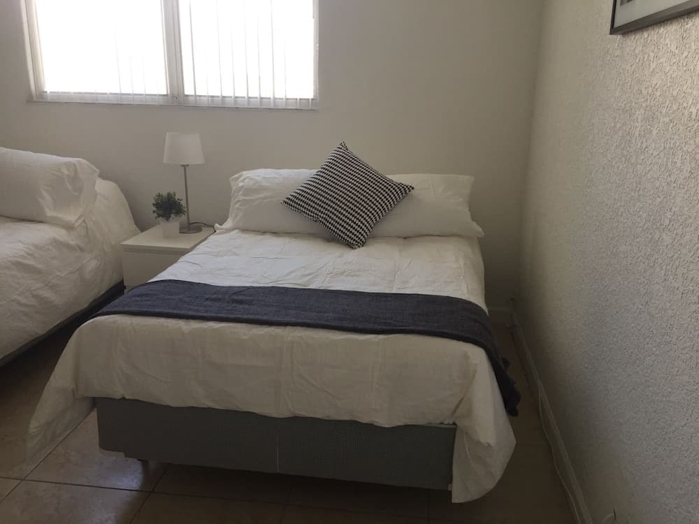 Beach Apartments Hollywood interior in Hollywood, FL — gallery photo 2