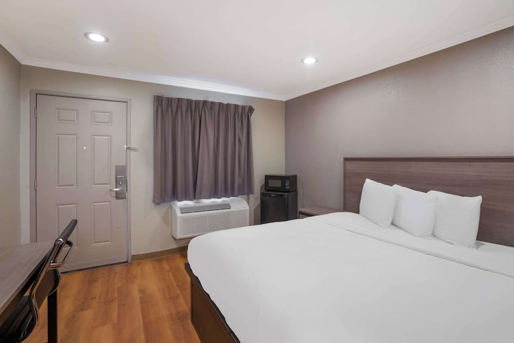 Econo Lodge Vallejo Fairgrounds gallery photo in Vallejo, CA — image 8