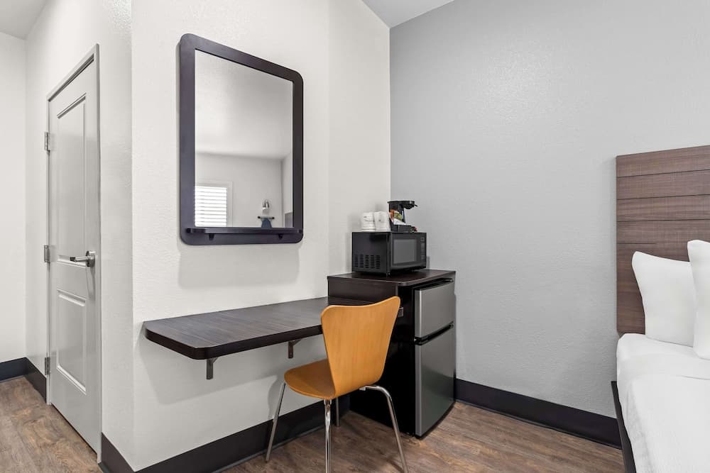 SureStay by Best Western Livingston Merced County gallery photo in Livingston, CA — image 5