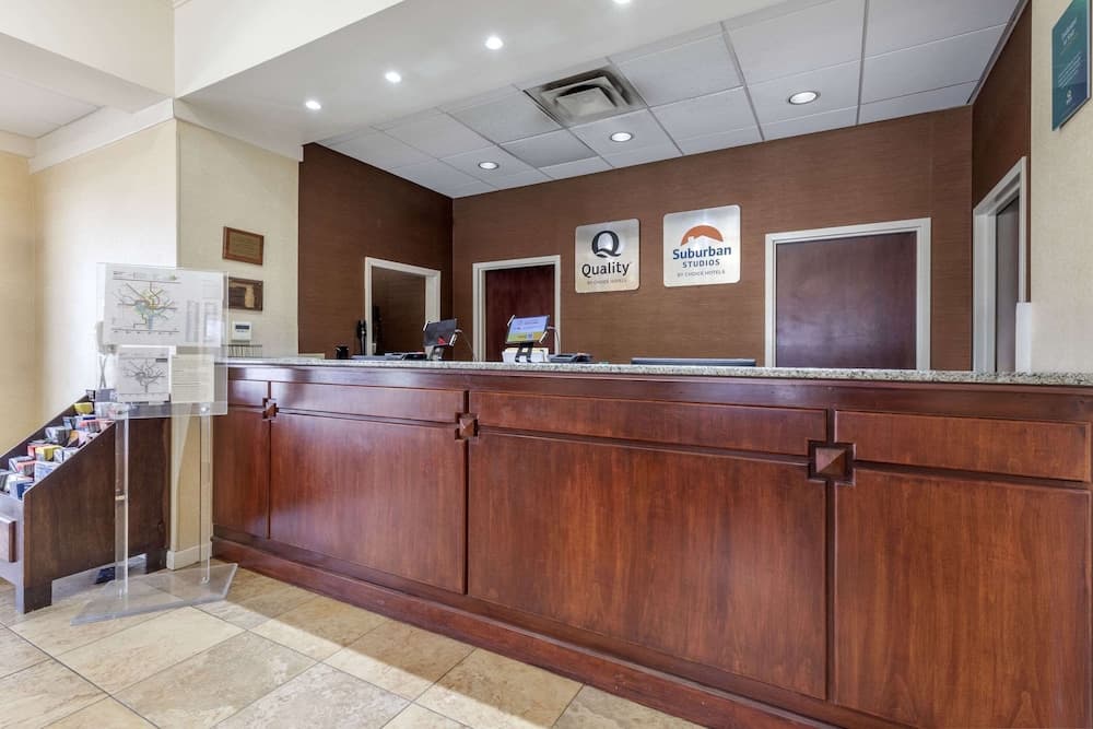 Suburban Studios Tysons Corner property views in Vienna, VA — gallery photo 3