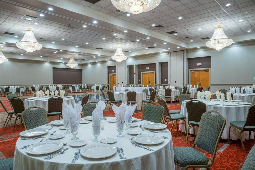 Holiday Inn Harrisburg - Hershey Area, I-81 by IHG gallery photo in Grantville, PA — image 5