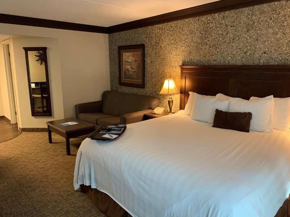 Fourwinds Lakeside Inn & Marina gallery photo in Bloomington, IN — image 12