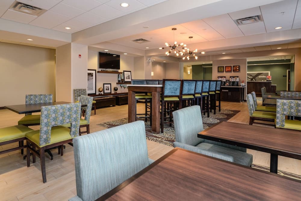 Hampton Inn Brighton gallery photo in Brighton, MI — image 41