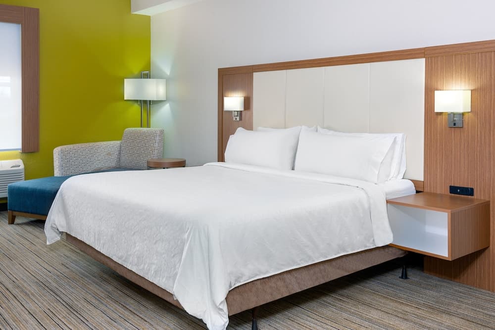 Holiday Inn Express & Suites Naples North - Bonita Springs by IHG gallery photo in Bonita Springs, FL — image 30