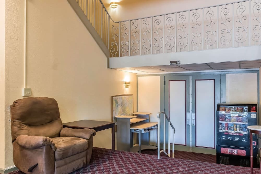Econo Lodge Reading Airport gallery photo in Reading, PA — image 15