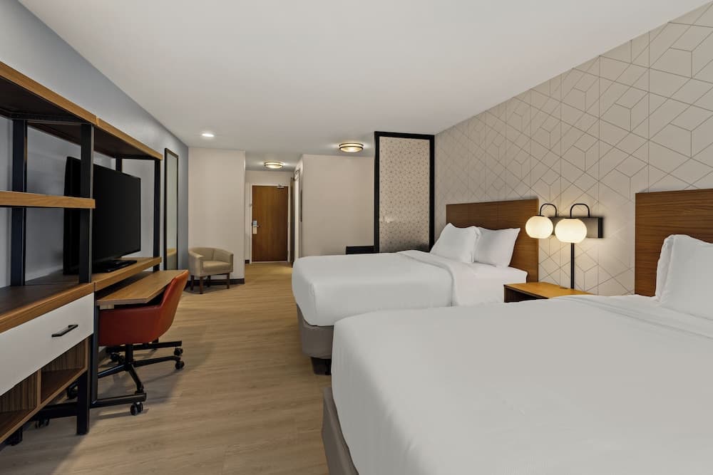 Everhome Suites Brownsville gallery photo in Brownsville, TX — image 8