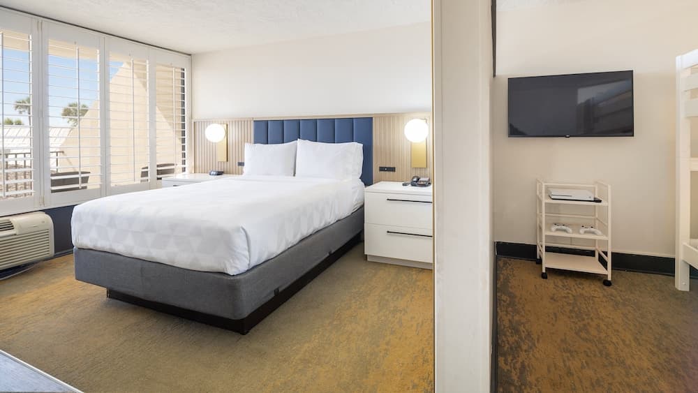 Holiday Inn Resort Panama City Beach by IHG gallery photo in Panama City Beach, FL — image 147