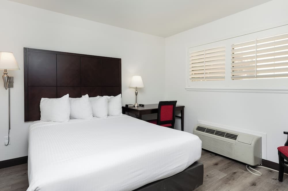 Alpine Inn near Convention Center and the Park gallery photo in Anaheim, CA — image 21