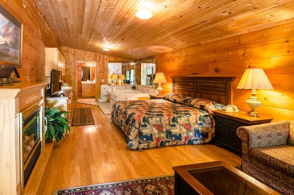 Highland Hills Motel and Cabins – A Master Hosts Resort interior in Boone, NC — gallery photo 2