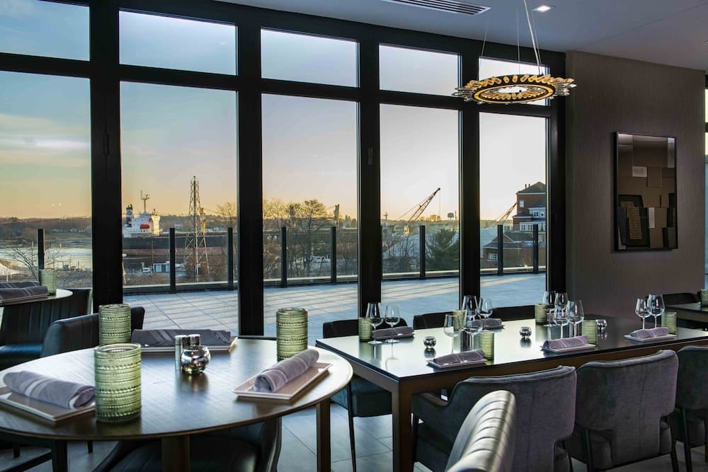 AC Hotel by Marriott Portsmouth gallery photo in Portsmouth, NH — image 28