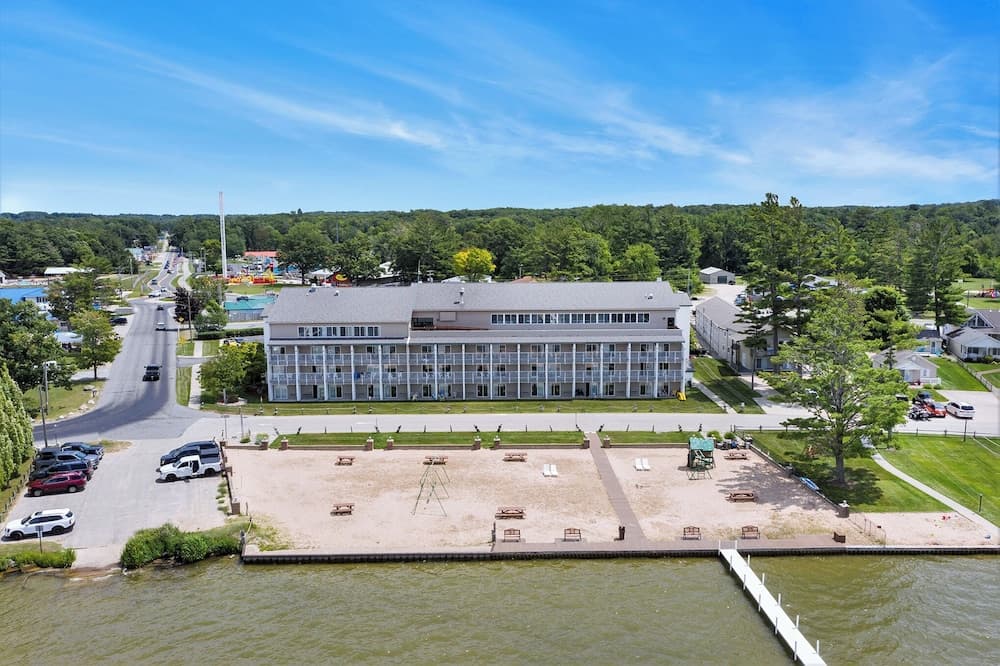 Dunes Waterfront Resort gallery photo in Mears, MI — image 42