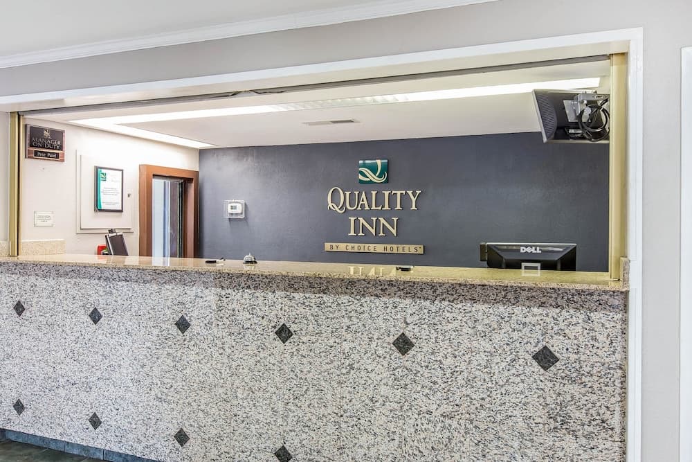 Quality Inn Homewood Birmingham I-65 interior in Birmingham, AL — gallery photo 2