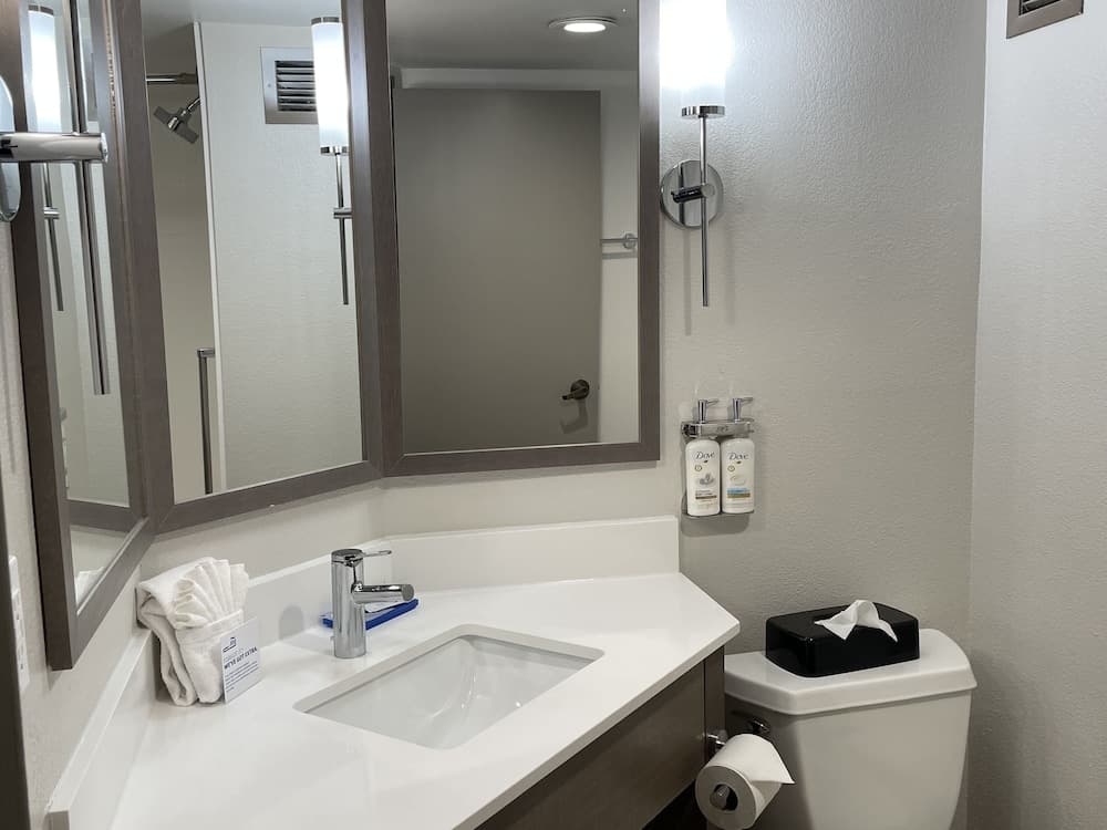 Holiday Inn Express Burlington by IHG gallery photo in Burlington, NC — image 13