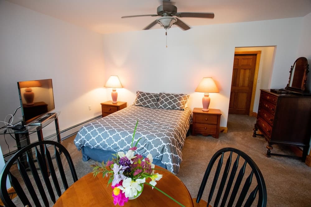 Blue Hill Lodge gallery photo in Claryville — image 51
