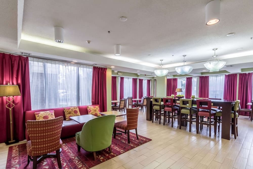 Hampton Inn Jackson/Pearl-International Airport property views in Pearl, MS — gallery photo 3