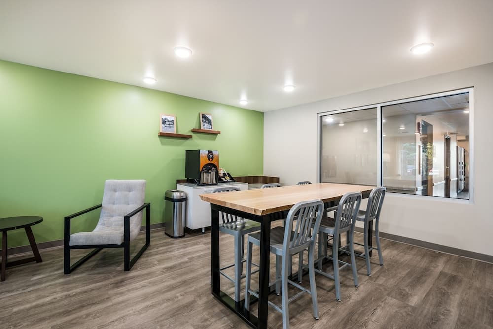 Woodspring Suites Littleton-South Denver interior in Littleton, CO — gallery photo 2