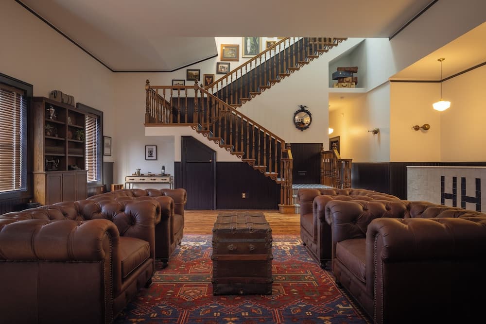 Hotel Hardware featured exterior or lobby in Dayton, WA — similar hotel