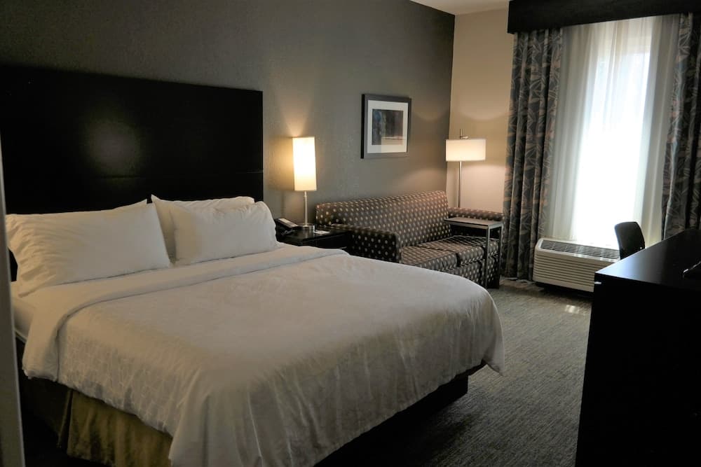Holiday Inn Express Fredericksburg Southpoint by IHG interior in Fredericksburg, VA — gallery photo 2