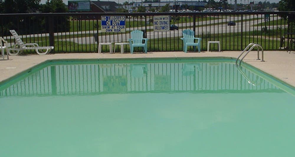 Travel Inn interior in Lugoff, SC — gallery photo 2