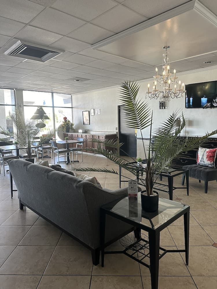 Econo Lodge Ormond Beach North - Daytona property views in Ormond Beach, FL — gallery photo 3