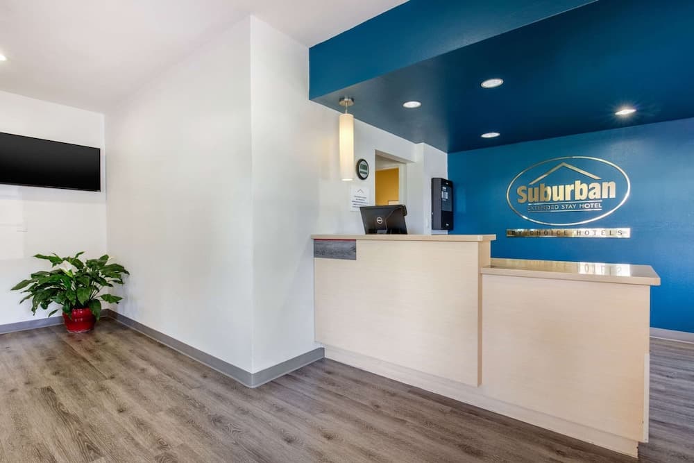 Suburban Studios Birmingham Homewood I-65 interior in Birmingham, AL — gallery photo 2