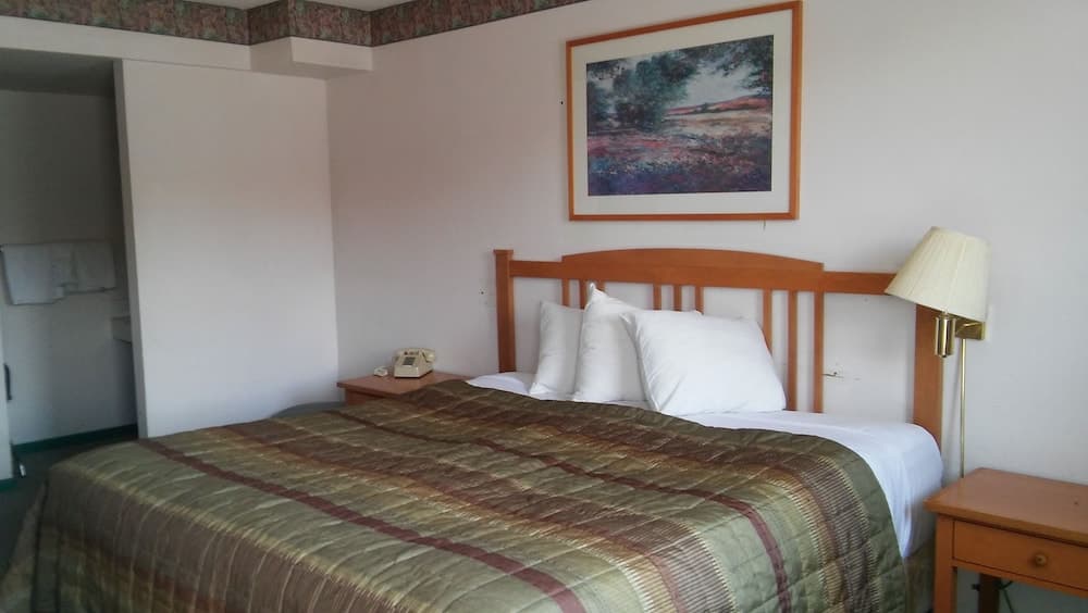 Studio Apartments interior in Sterling, CO — gallery photo 2