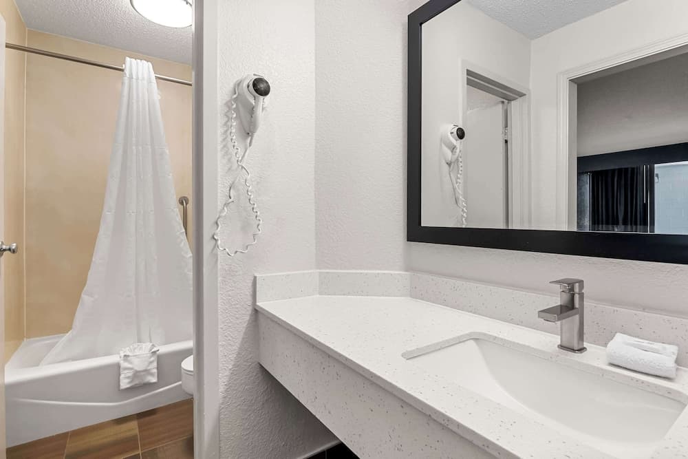 Quality Inn Slidell I-10 gallery photo in Slidell, LA — image 17