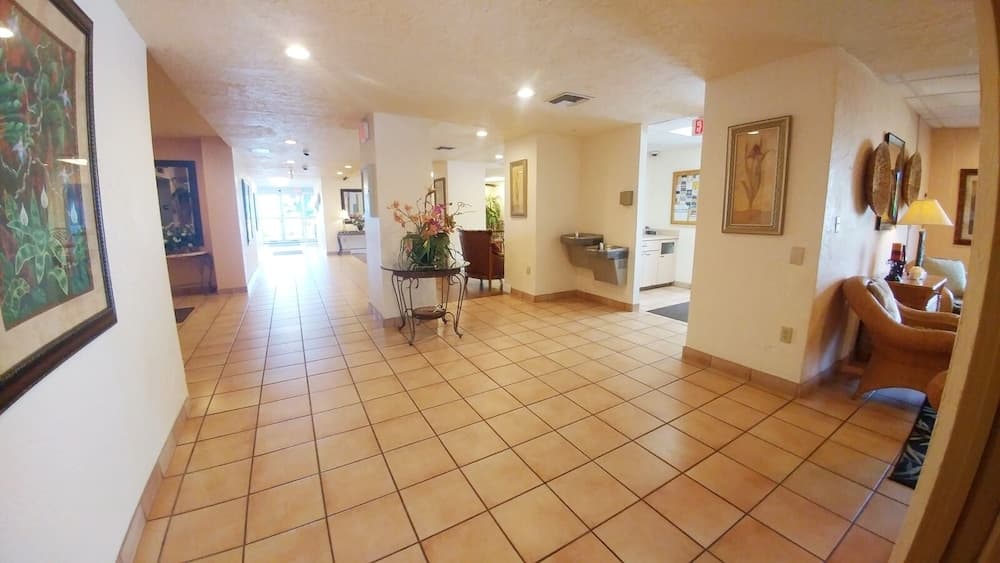 Lovers Key Beach Club by Check In Vacation Rentals interior in Fort Myers Beach, FL — gallery photo 2