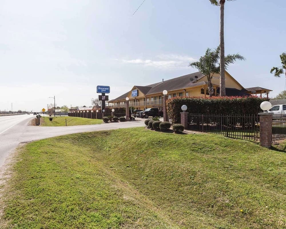 Rodeway Inn South Houston featured exterior or lobby in South Houston, TX — similar hotel