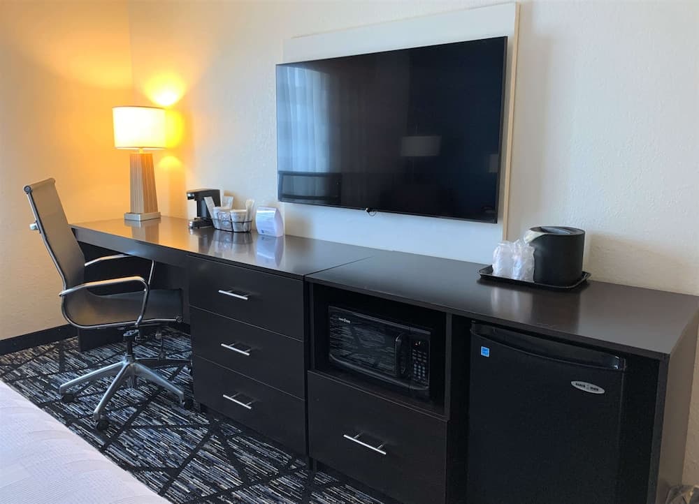 SureStay by Best Western Cambridge gallery photo in Cambridge, OH — image 6