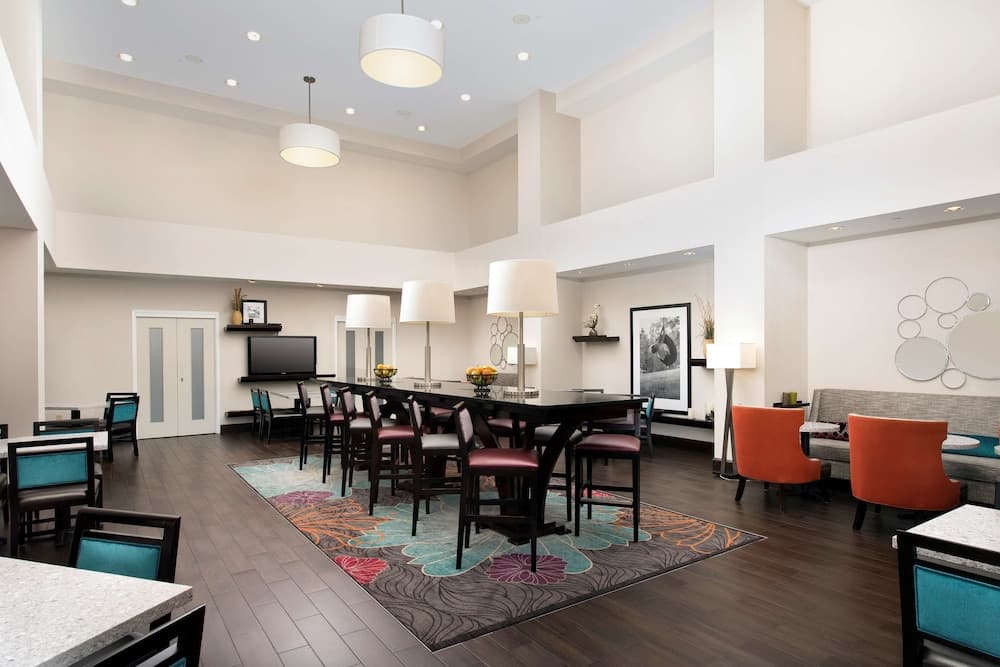 Hampton Inn & Suites Athens-I-65 (Huntsville Area) interior in Athens, AL — gallery photo 2
