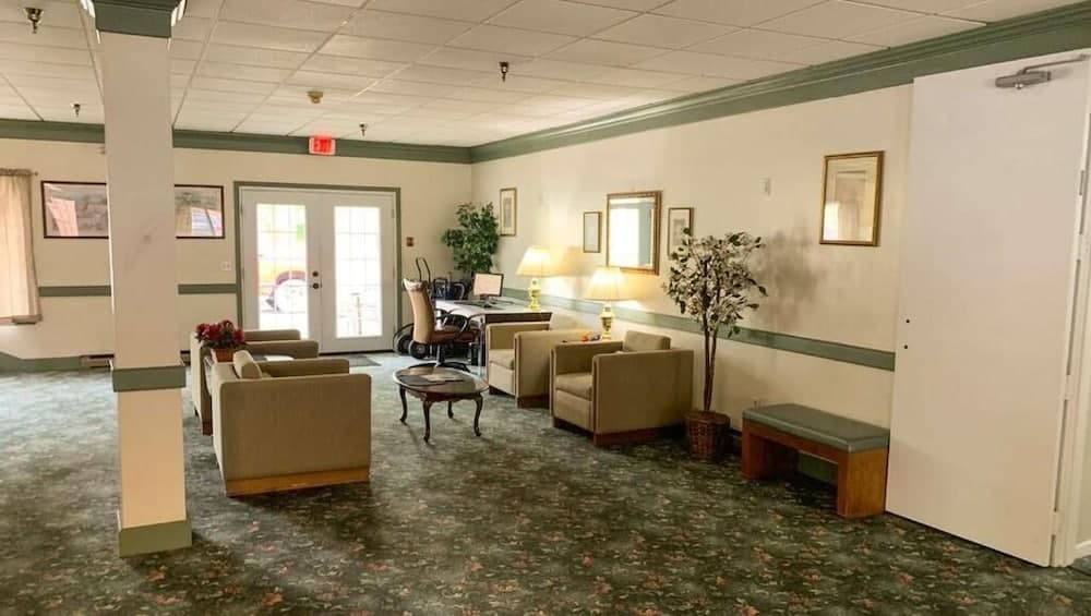 Surrey Inn Ashland property views in Ashland, OH — gallery photo 3