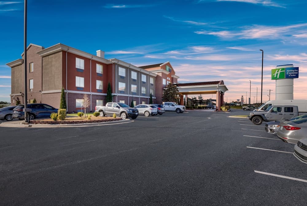 Holiday Inn Express Hotel & Suites Okmulgee by IHG interior in Okmulgee, OK — gallery photo 2