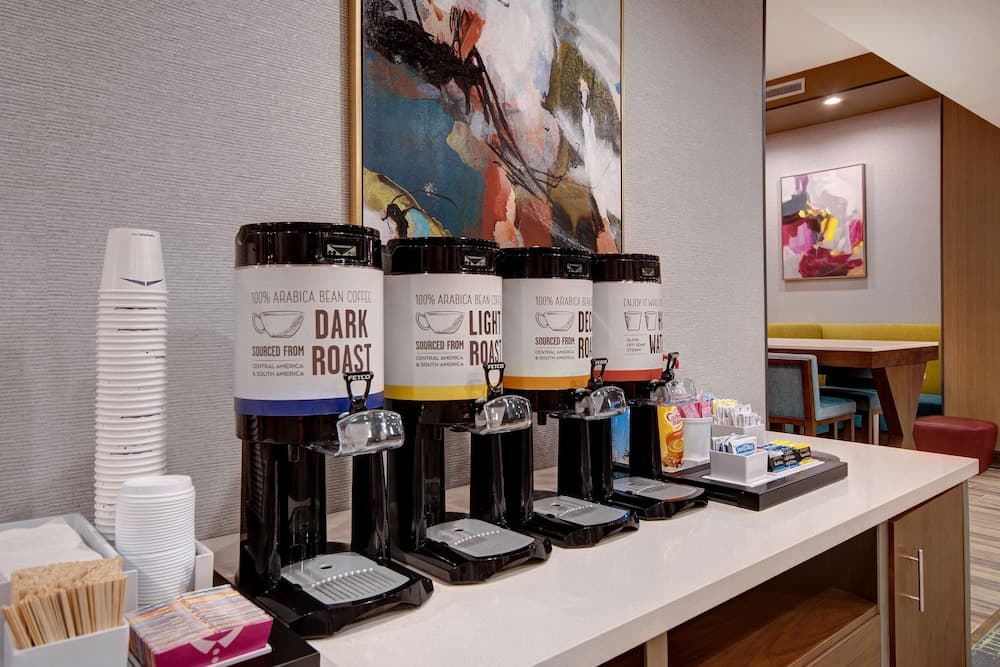 Hampton Inn & Suites Ontario Rancho Cucamonga gallery photo in Rancho Cucamonga, CA — image 12