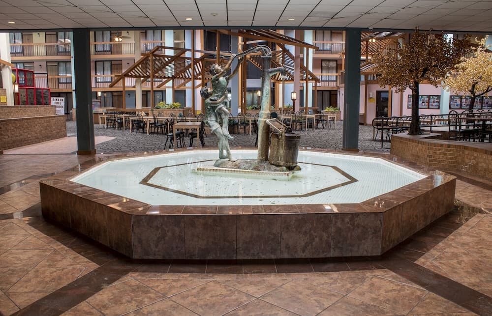 MCM Grande Hotel FunDome Odessa gallery photo in Odessa, TX — image 10