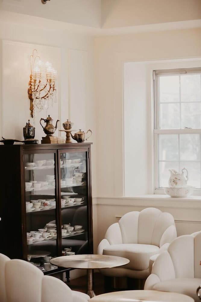 Garrison Inn Boutique Hotel gallery photo in Newburyport, MA — image 17