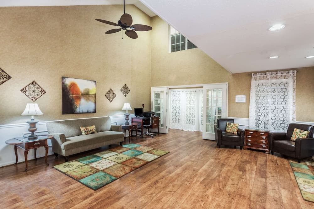 Baymont by Wyndham Valdosta at Valdosta Mall property views in Valdosta, GA — gallery photo 3