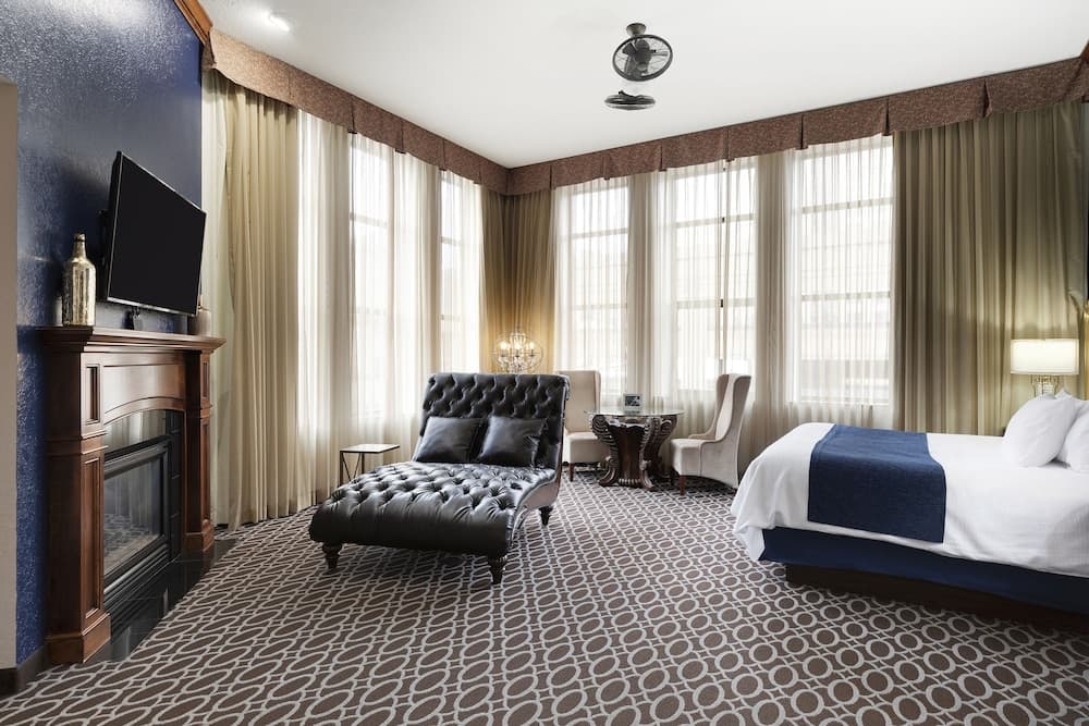 Des Lux Hotel gallery photo in Des Moines, IA — image 34