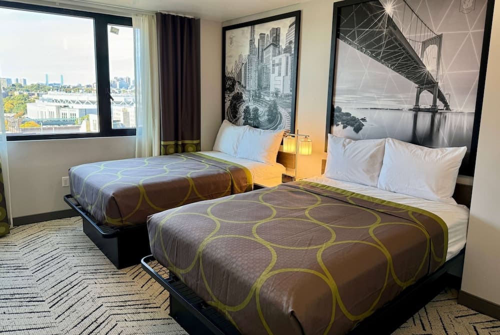 Super 8 By Wyndham Bronx Near Stadium property views in Bronx, NY — gallery photo 3
