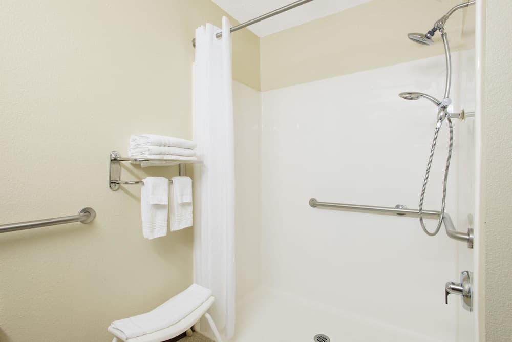 Microtel Inn & Suites by Wyndham Seneca Falls gallery photo in Waterloo — image 7