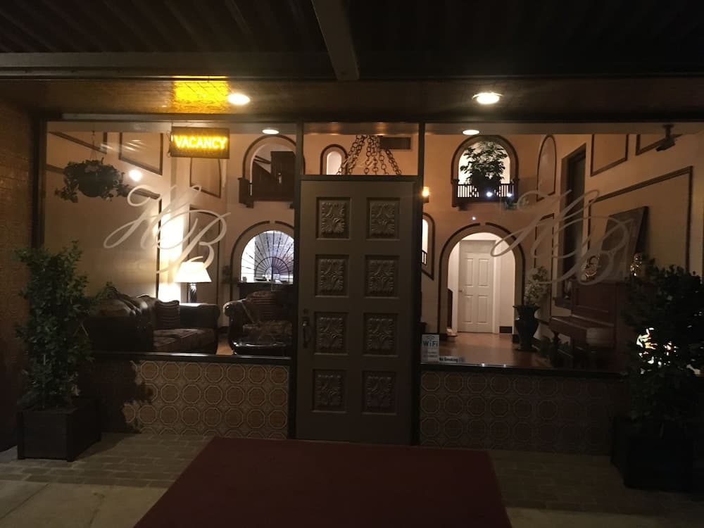 Hotel Burgess gallery photo in Reedley, CA — image 9