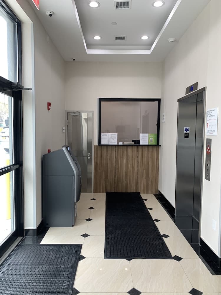 Monti Hotel interior in Bronx, NY — gallery photo 2
