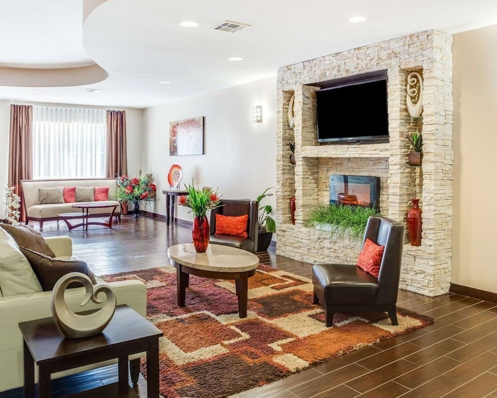 Comfort Suites Mandeville - Covington property views in Mandeville, LA — gallery photo 3