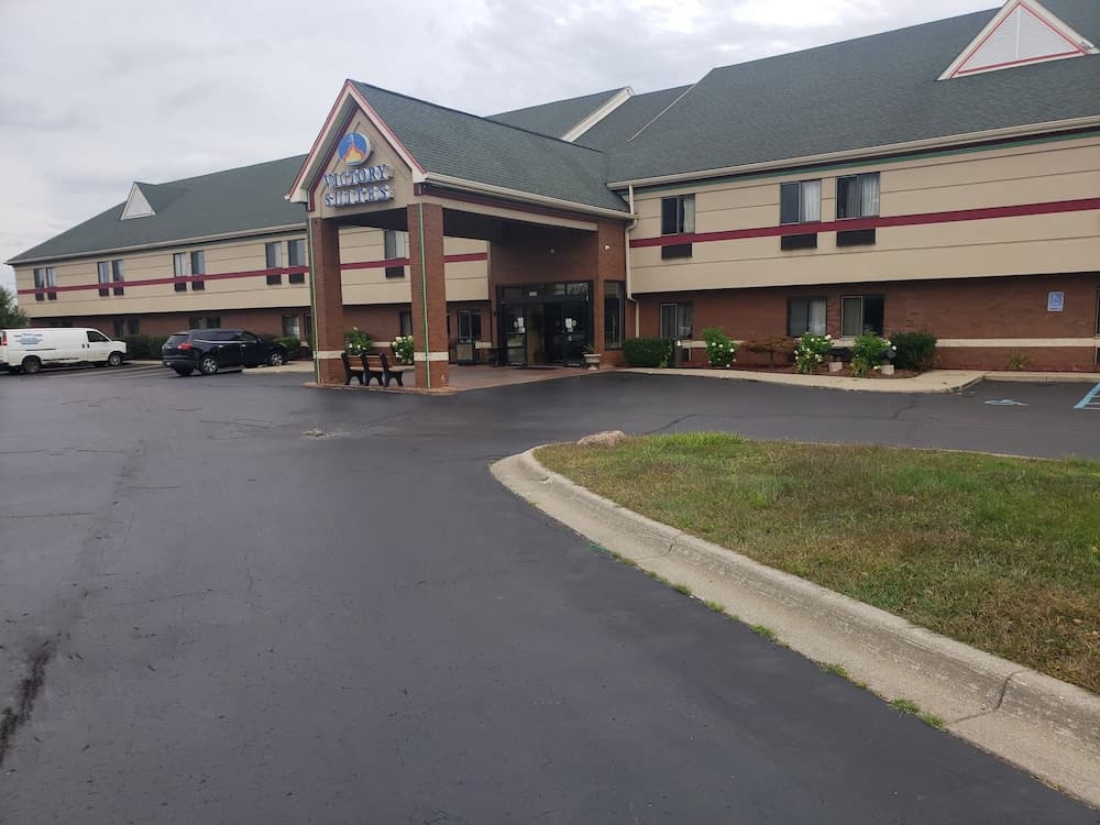 A Victory Suites Warren gallery photo in Warren, MI — image 8