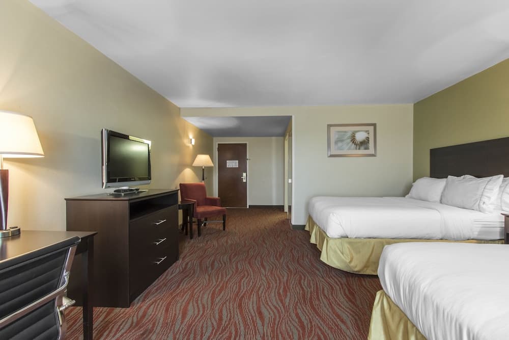 Holiday Inn Express Hotel & Suites Cullman by IHG property views in Cullman, AL — gallery photo 3