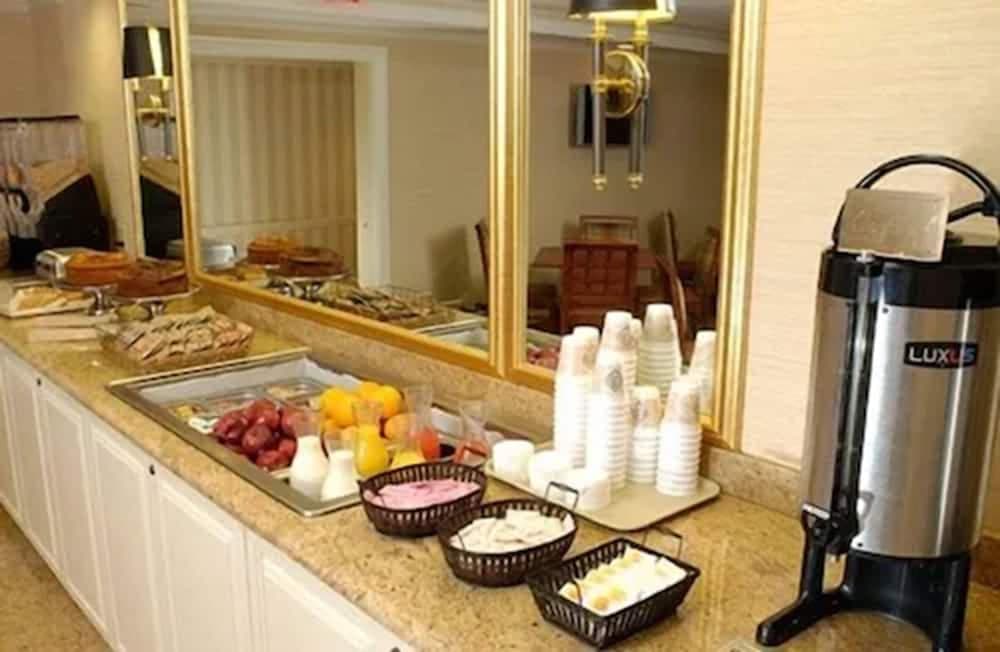 Rockville Centre Inn property views in Lynbrook, NY — gallery photo 3
